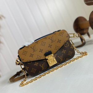 Louis Vuitton POCHETTE MÉTIS bag